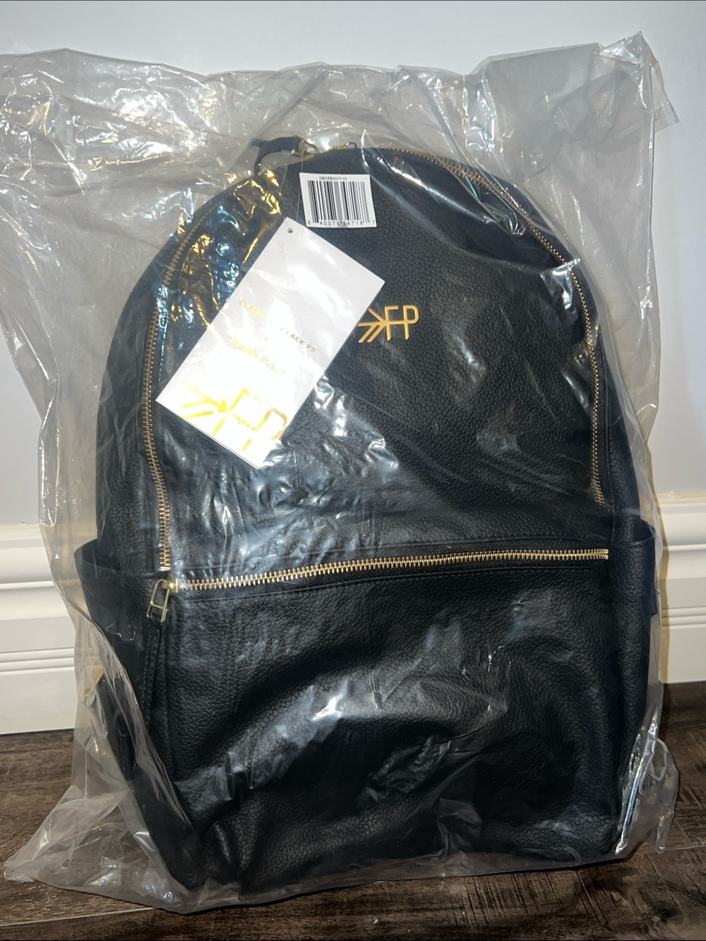 Unopened Brand New Freshly Picked Black Leather Classic City Pack V3